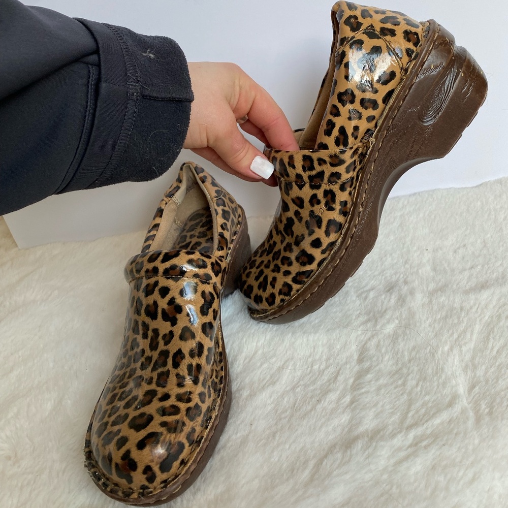 LEOPARD Clogs - Picture 3 of 3